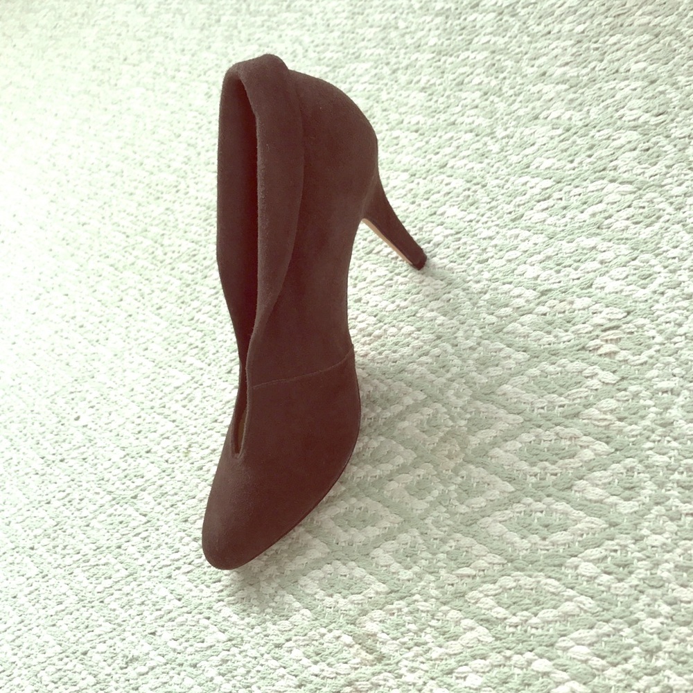Never worn Dolce vita 7 bootie/pump with shoe bag